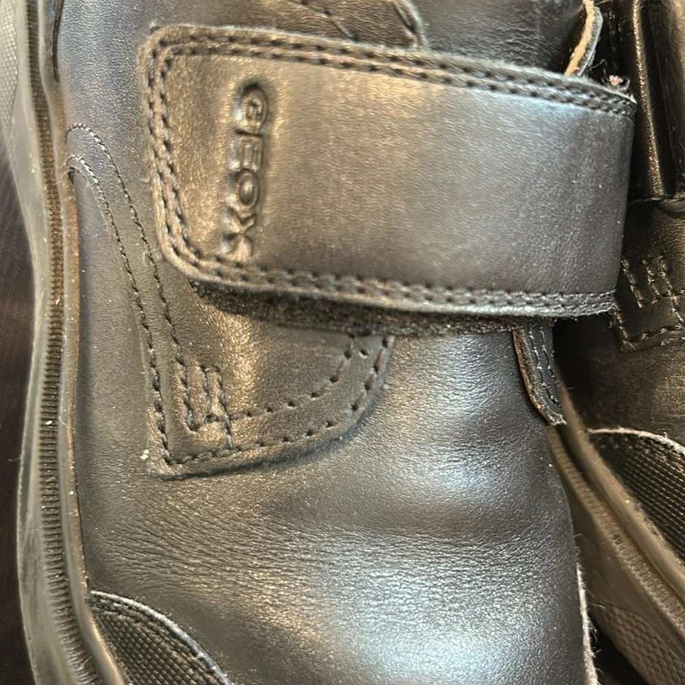 Geox Kids Italian leather black strap closure shoes Jr Riddock Little Kid 31